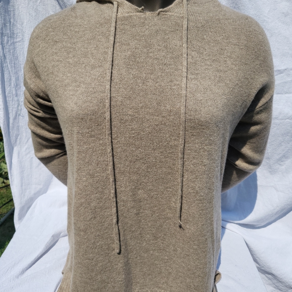 Gentle herd 100% wool sweater
